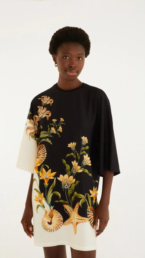 Vestido T-Shirt Big Estampado Concha Surreal Farm R:357257